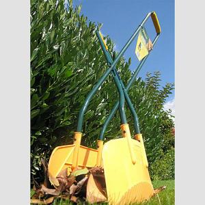 Angled Garden Leaf Grabbers