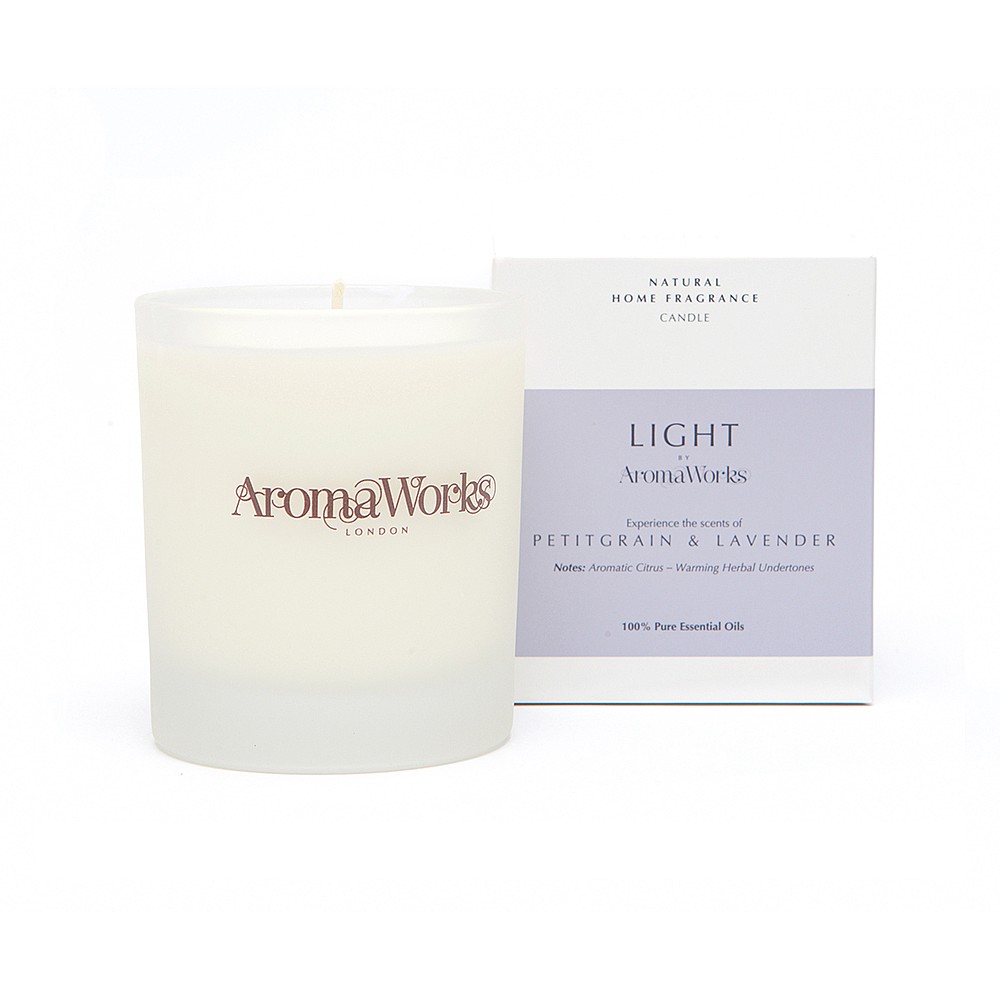 AromaWorks Light Range - Petitgrain & Lavender Candle 30cl AromaWorks Light Range - Petitgrain & Lavender Candle 30cl