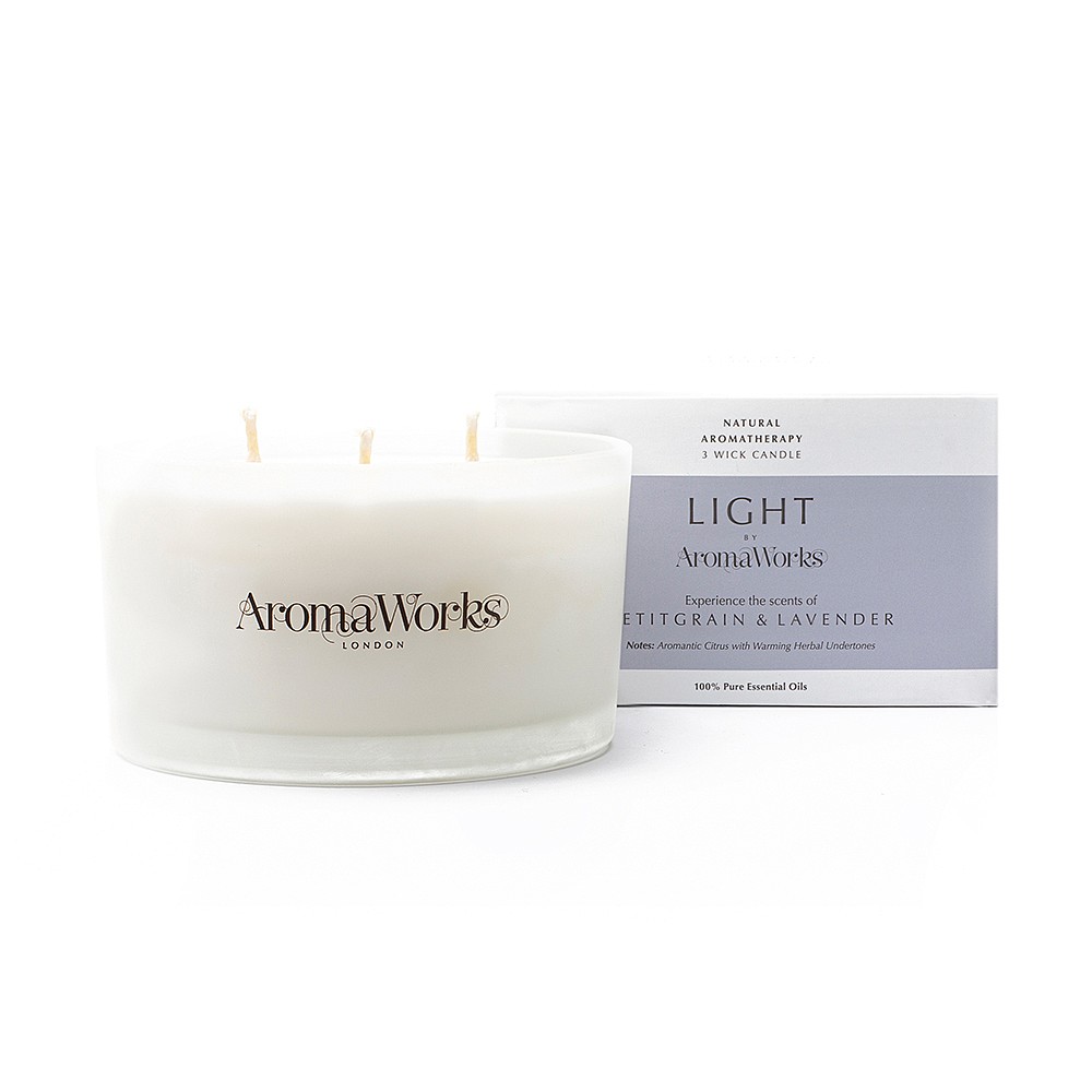 AromaWorks Light Range - Petitgrain & Lavender Candle 30cl AromaWorks Light Range - Petitgrain & Lavender Candle 30cl