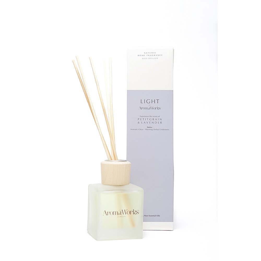AromaWorks Light Range - Petitgrain & Lavender Reed Diffuser 200ml AromaWorks Light Range - Petitgrain & Lavender Reed Diffuser 200ml