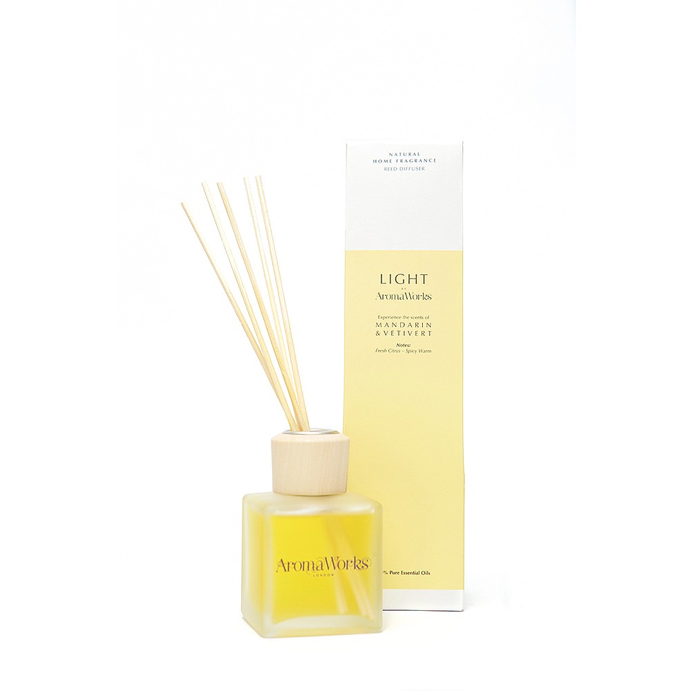 AromaWorks Light Range - Mandarin & Vetivert Reed Diffuser 200ml AromaWorks Light Range - Mandarin & Vetivert Reed Diffuser 200ml