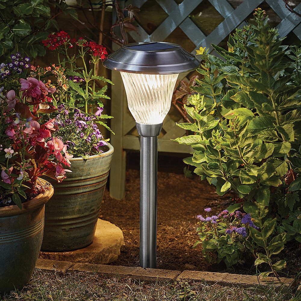 Garden Solar Lantern – Metal Dog Shape With Crackled Glass Globe – Warm Red Glow – Outdoor Tabletop Decor For Patio, Yard & Garden