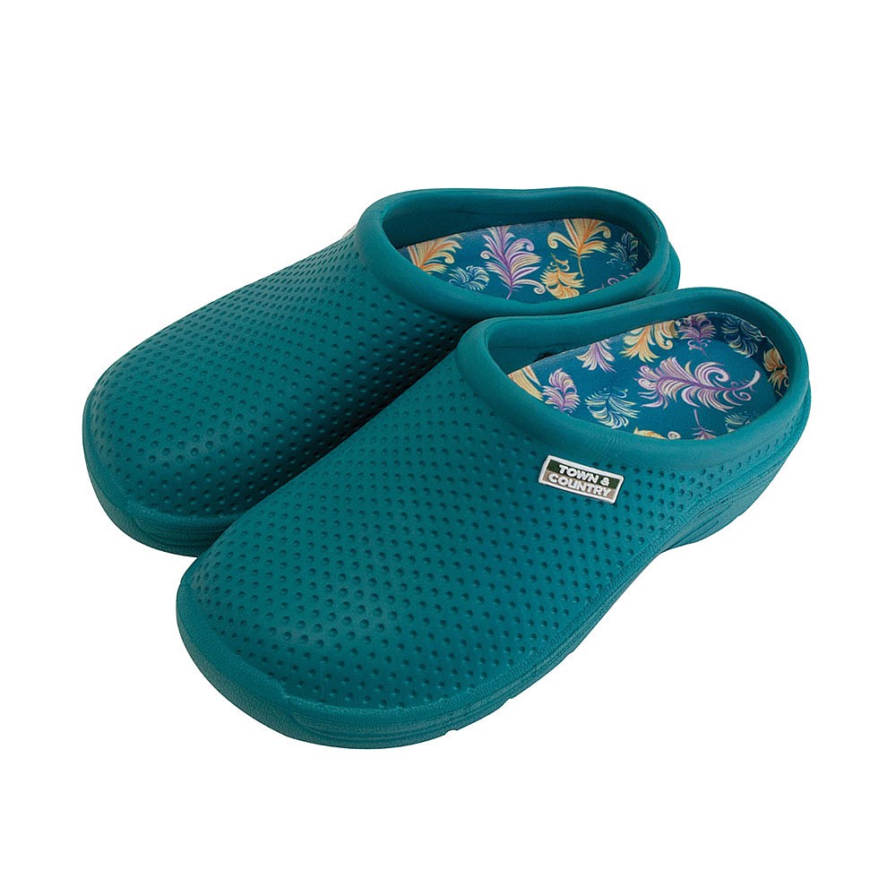 Town and deals country crocs