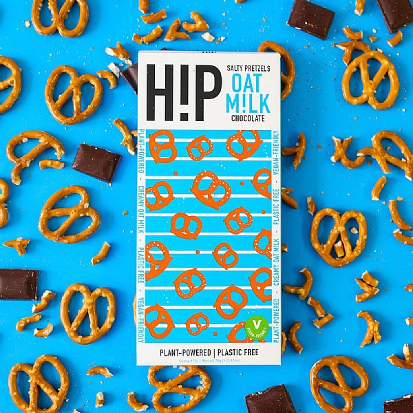 H!P Oat Milk Salty Pretzels Chocolate Bar 75g