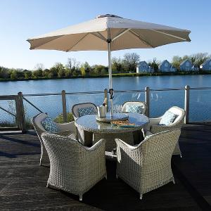 Bramblecrest Monte Carlo 6 Seater Large Round Set