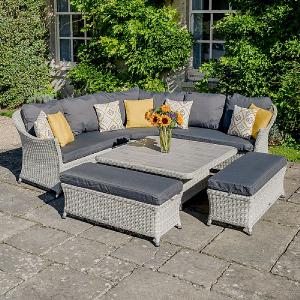 Bramblecrest Monterey Square Casual Dining Set