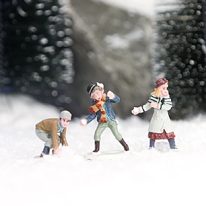 Lemax Snowball Skirmish (Set of 3)