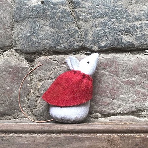 East of India 'Red Cape Daisy' Little Mouse Ornament