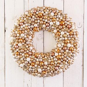 52cm Gold & Cream Berry Wreath