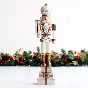 50cm Soldier Standing On Giftbox