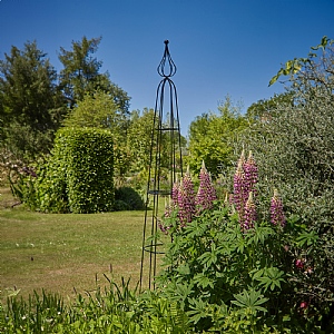Tom Chambers Teardrop Obelisk