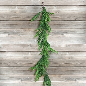 Norfolk Natural Pine Garland (460cm)