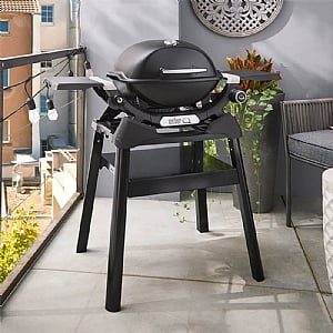 Weber Q1200N Gas Barbecue with Compact Stand
