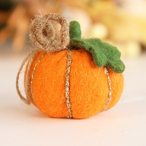 Mini Hanging Pumpkin - Amber (8cm)