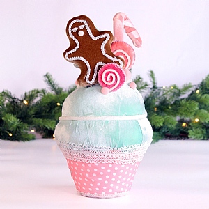 Felt Gingerbread Cake Pink (39cm)