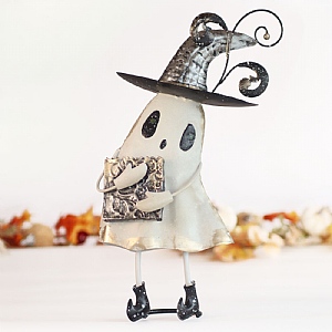 Metal Ghost Décor with Trick or Treat Bag