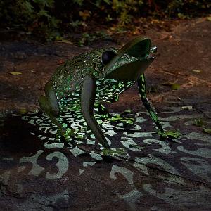 Smart Solar Metal Silhouette Frog