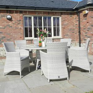 4 Seasons Outdoor Sheraton 6 Seater Round Dining Set