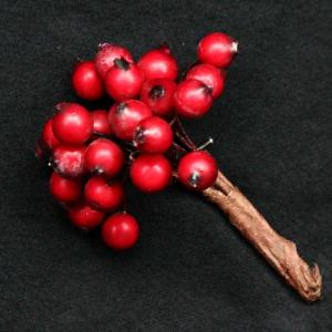 Gisela Graham Red Holly Berry Bunch 8cm