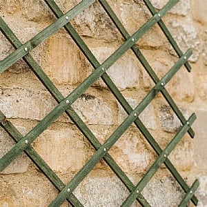 Gardman Riveted Expanding Trellis - Green (Various Sizes)